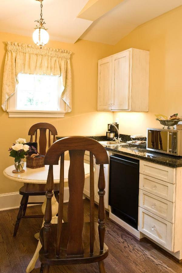 Black Walnut B&B Inn Bed & Breakfast Asheville