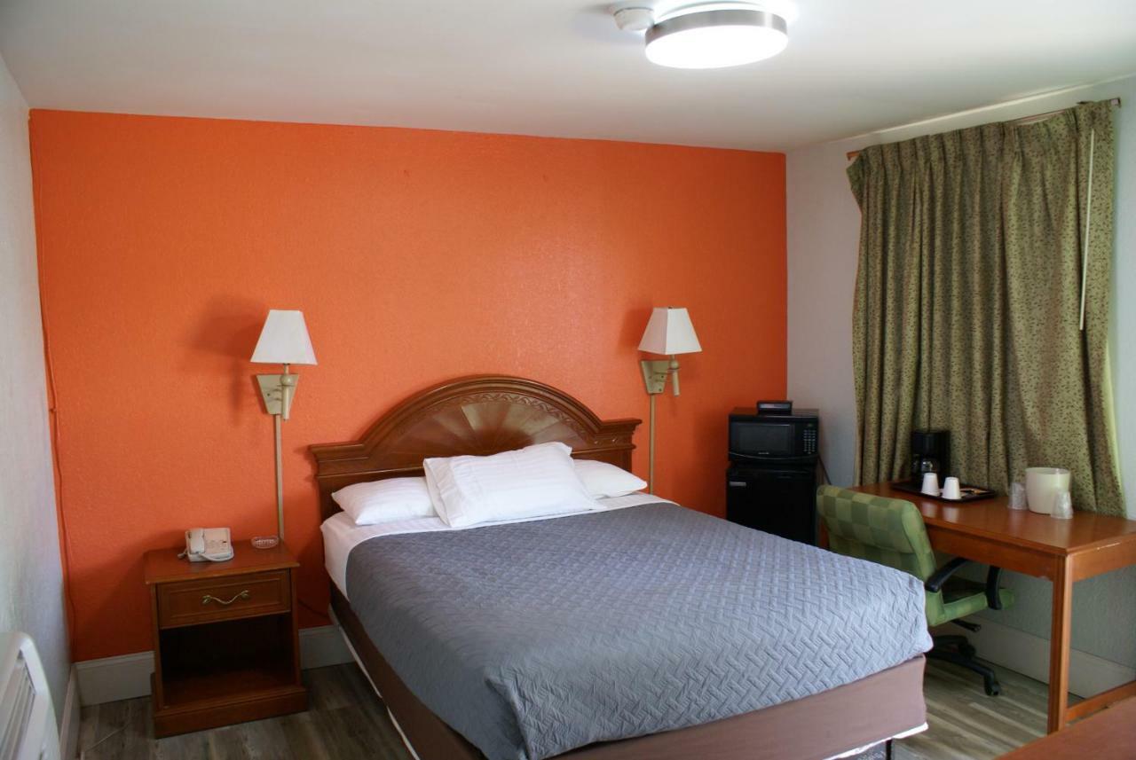 Whispering Pines - 2*