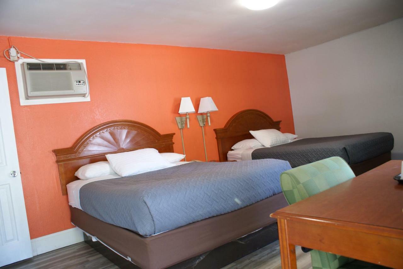Whispering Pines - Motel Asheville
