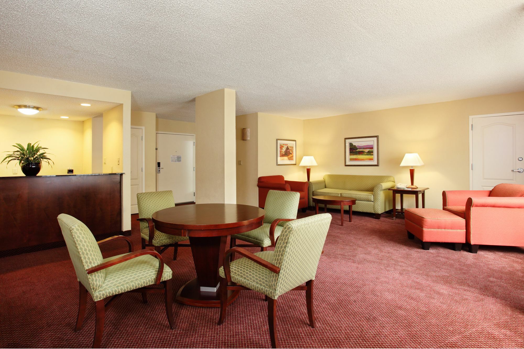- Biltmore West By Ihg Hotel 3*