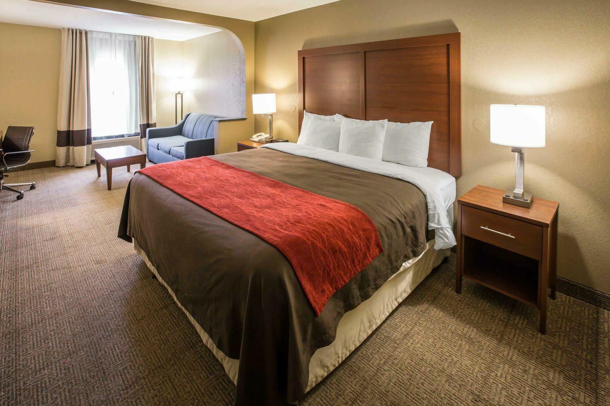Comfort Biltmore West Inn 2*