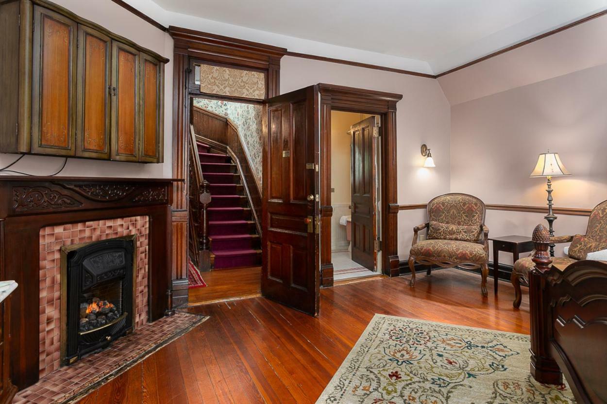Bed & Breakfast Cedar Crest Asheville