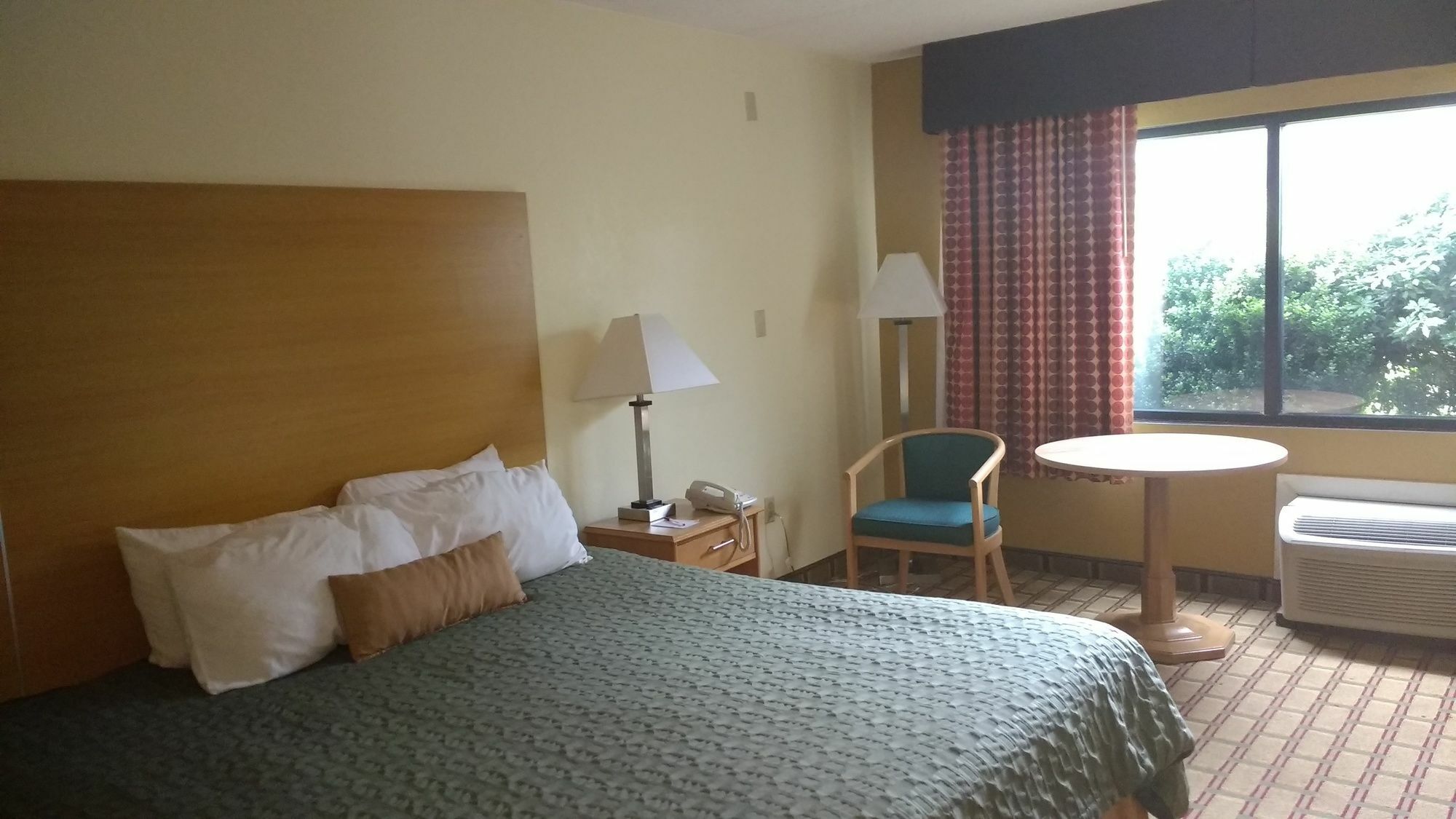 Hotel Ramada By Wyndham Southeast Asheville