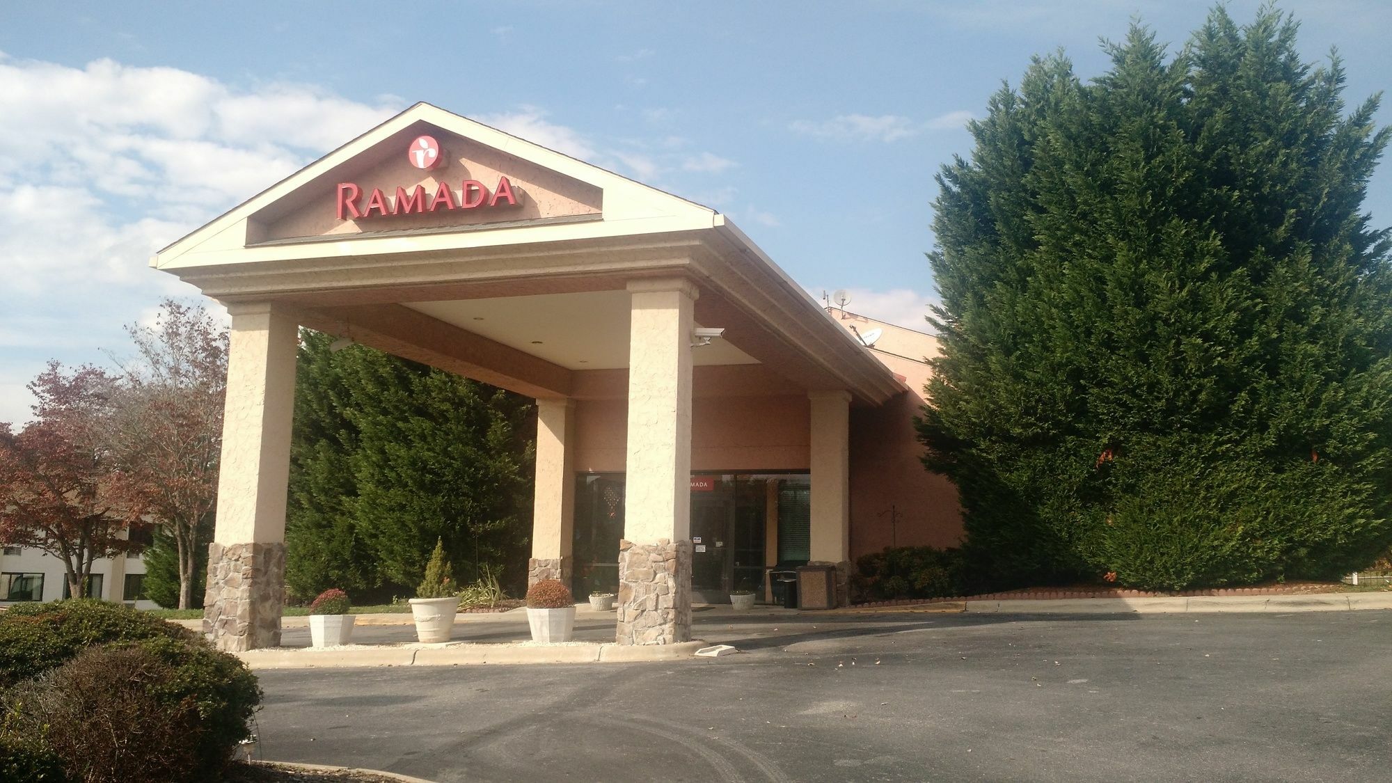 Ramada By Wyndham Southeast Hotel Asheville