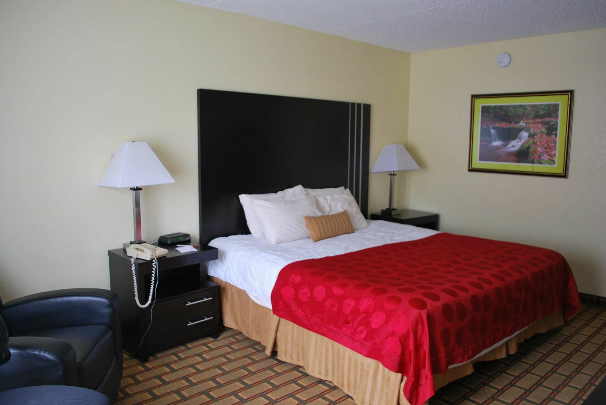 Hotel Ramada By Wyndham Southeast 2*