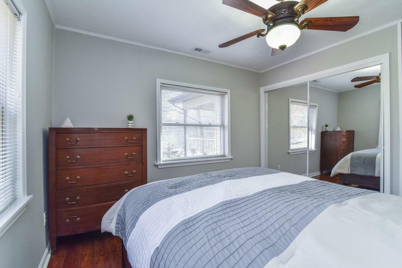Holiday home South With Hot Tub Just 11 Miles To Downtown