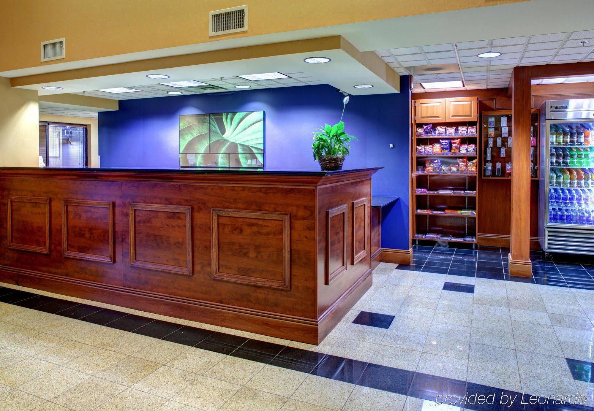 Fairfield By Marriott & Outlets 3*
