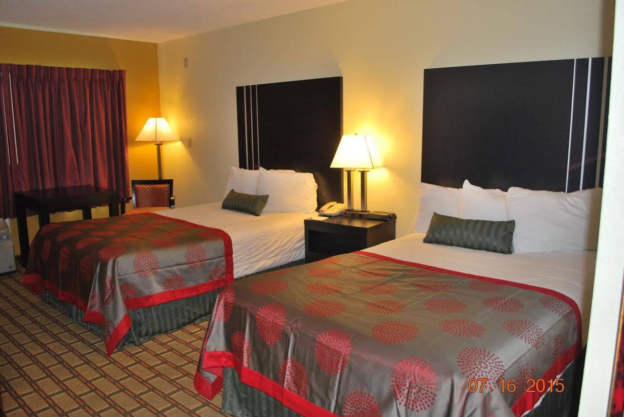 Hotel Ramada By Wyndham Southeast 2*