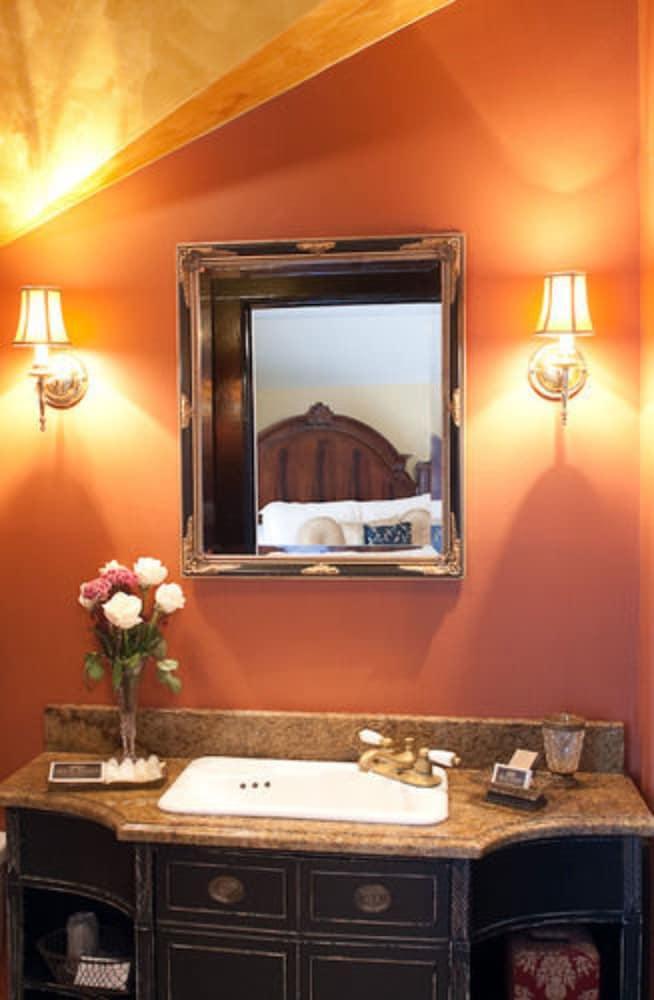 Black Walnut B&B Inn Bed & Breakfast