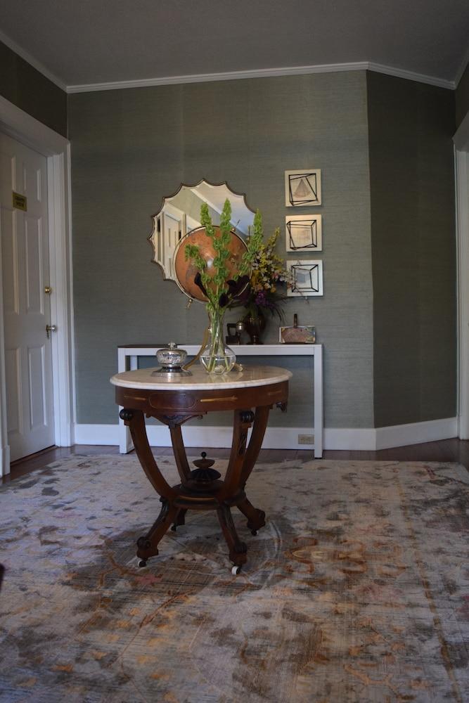 The Applewood Manor Bed & Breakfast Asheville