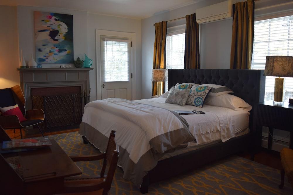 Bed & Breakfast The Applewood Manor 4*
