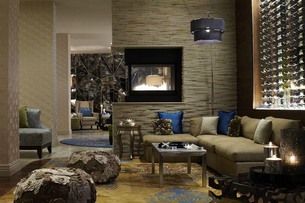 Renaissance Downtown 3*