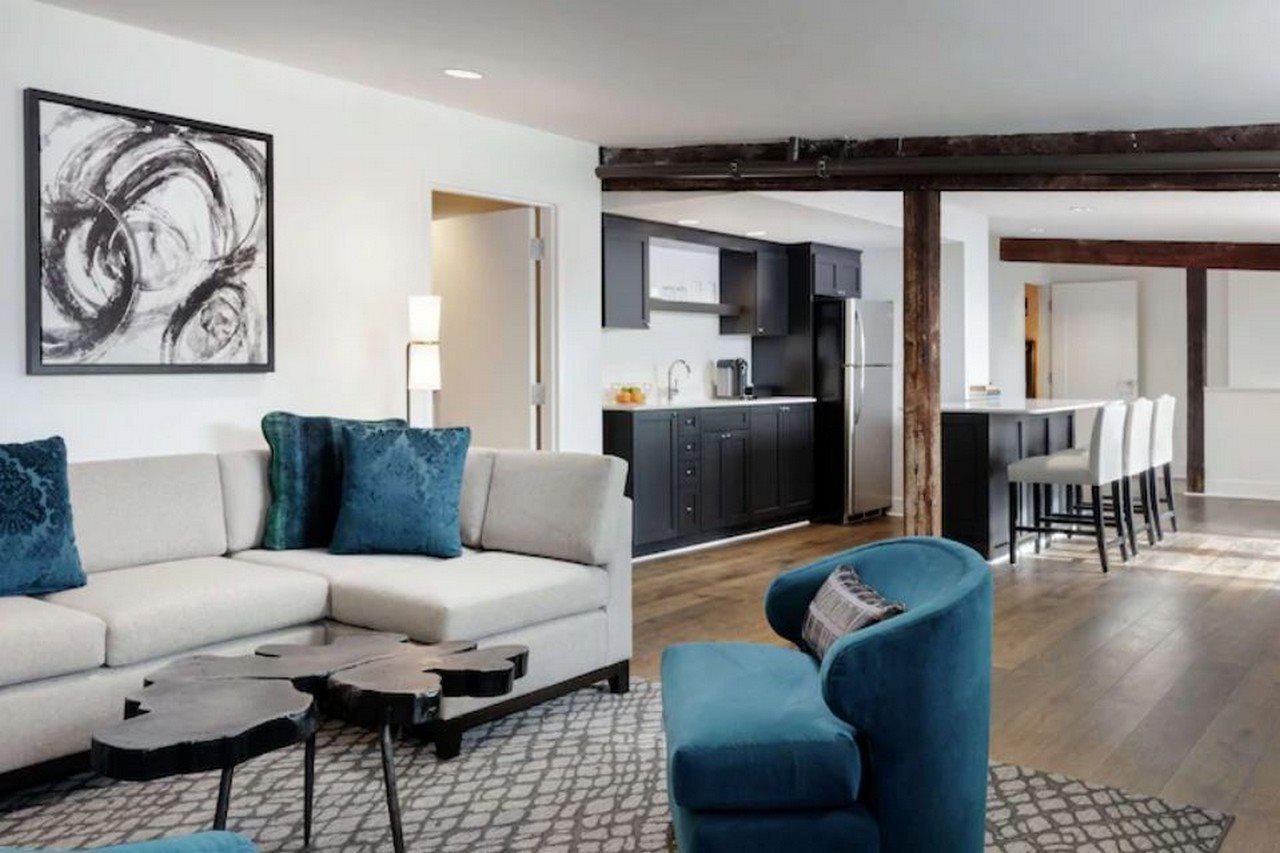Foundry Asheville, Curio Collection By Hilton