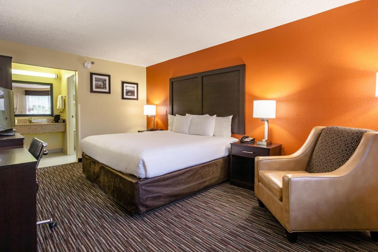 Clarion Biltmore Village Inn