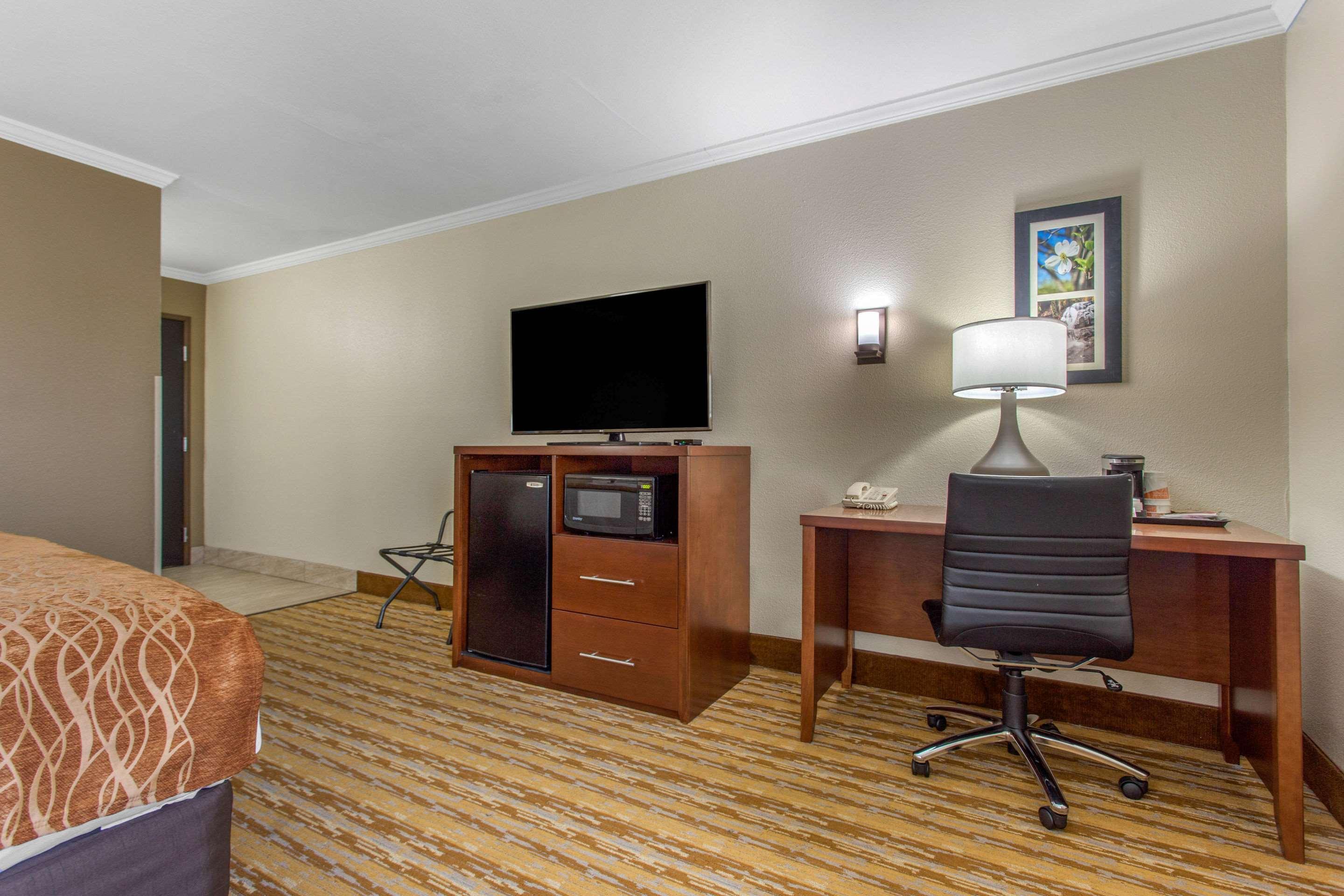 Comfort East-blue Ridge Pkwy Access Inn