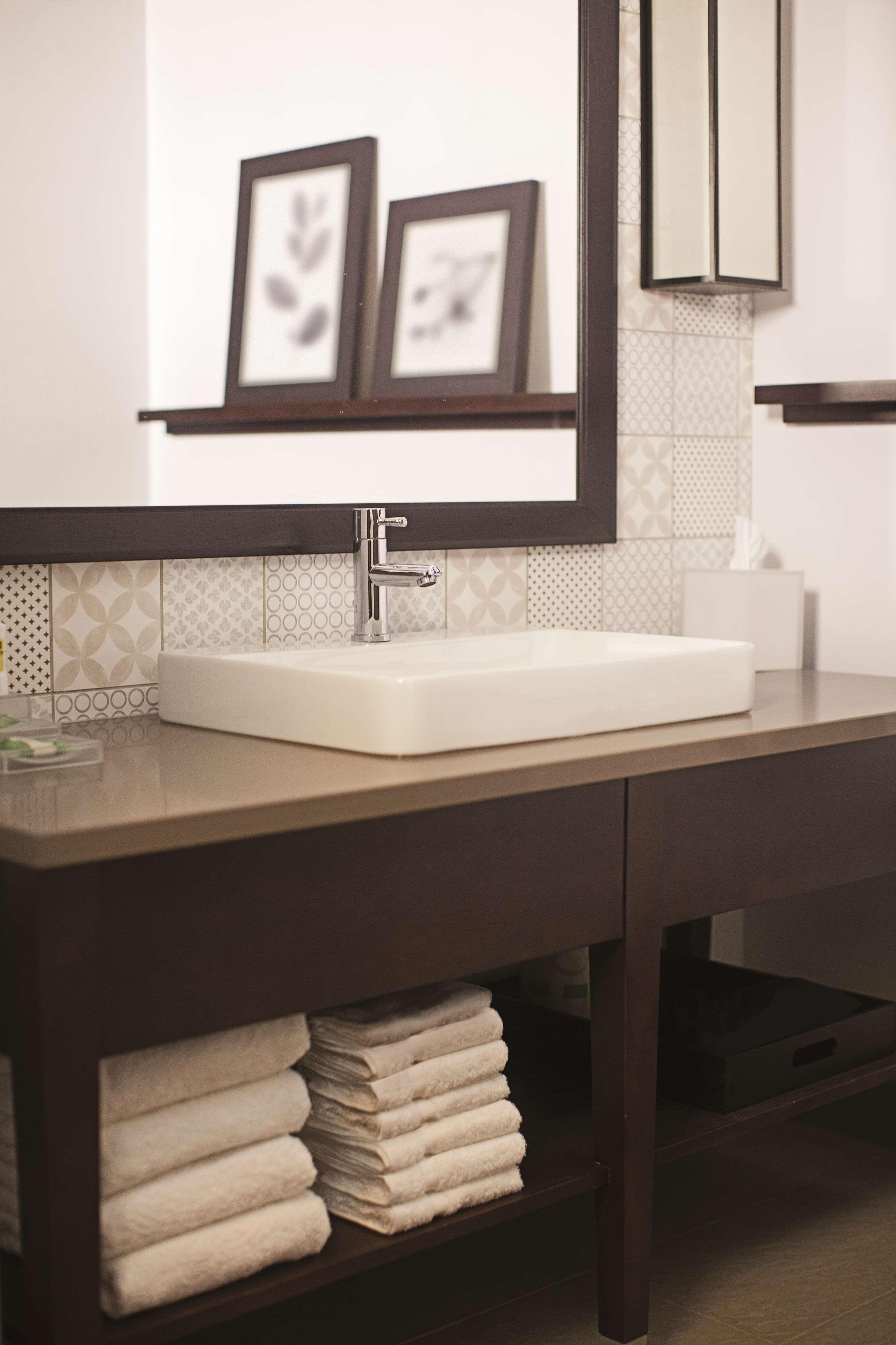 Hotel Country Inn & Suites By Radisson Asheville River Arts District
