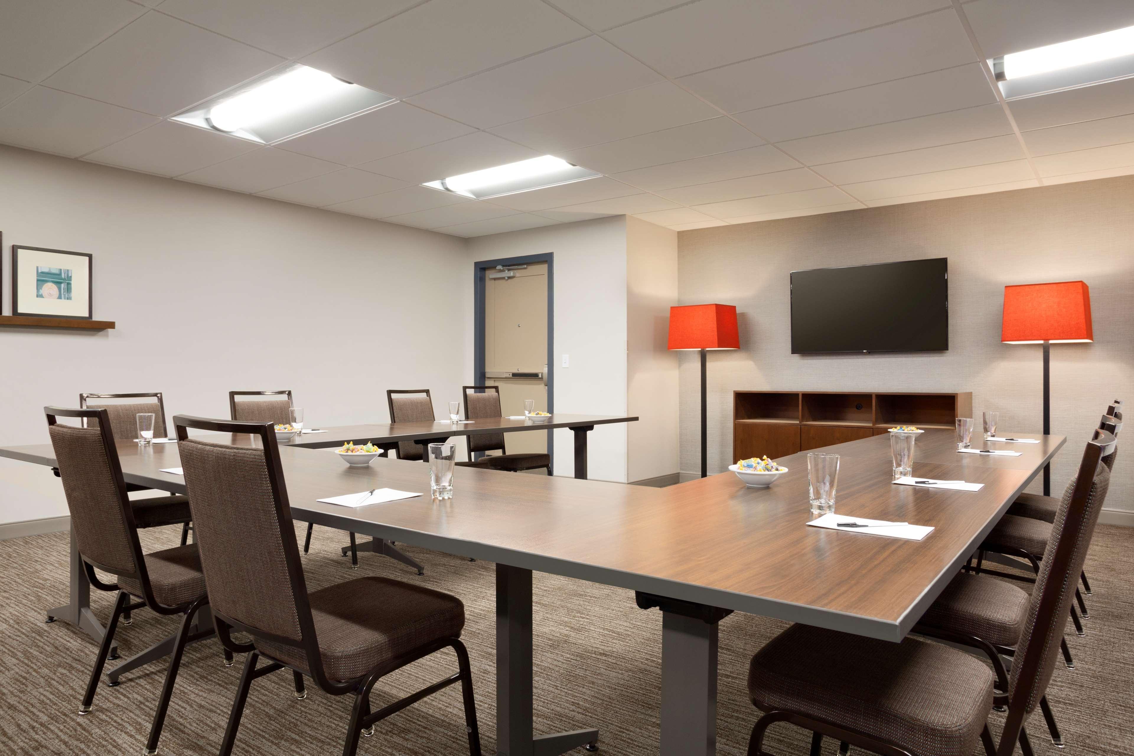 Country Inn & Suites By Radisson Asheville River Arts District