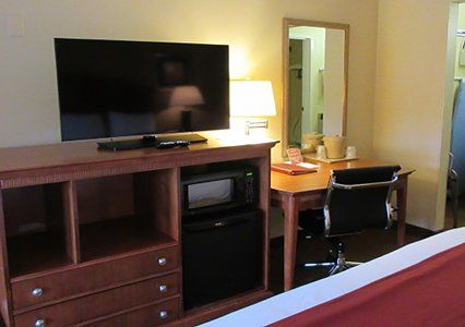 Inn Clarion Biltmore Village 2*