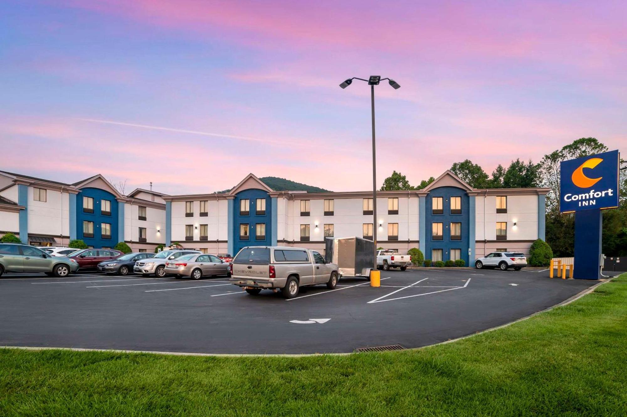 Comfort East-blue Ridge Pkwy Access Inn 3*