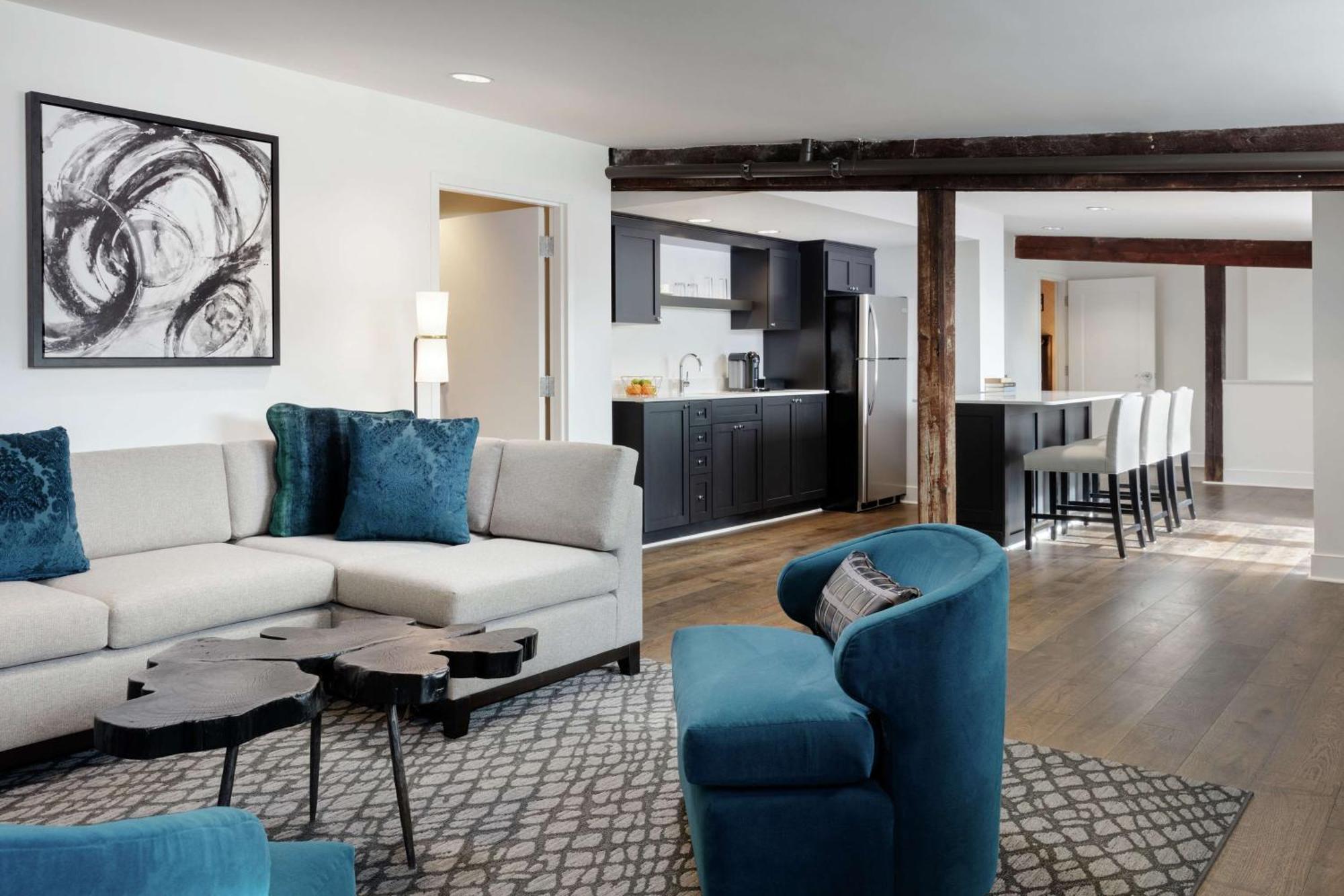 Foundry Asheville, Curio Collection By Hilton