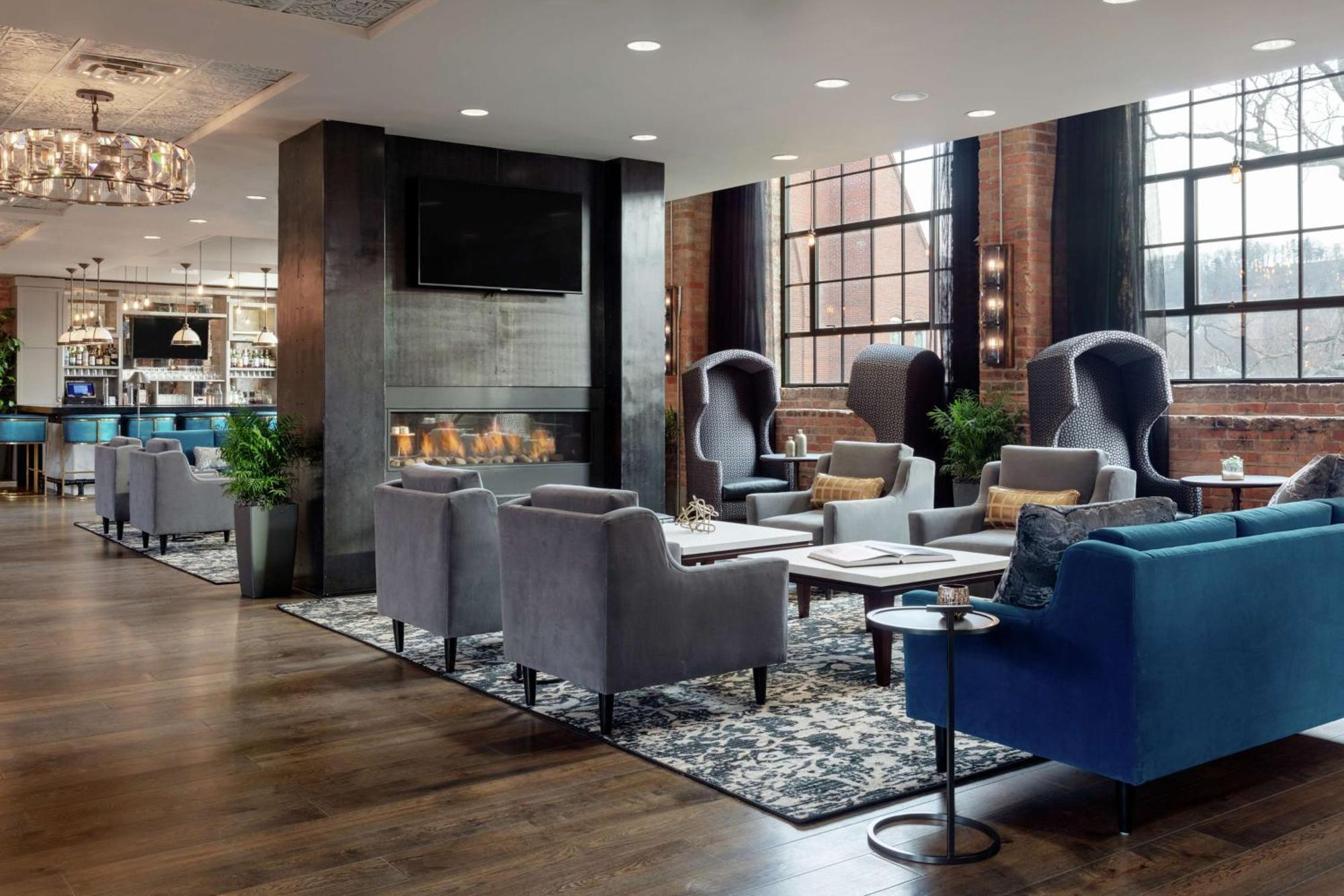 Foundry Asheville, Curio Collection By Hilton