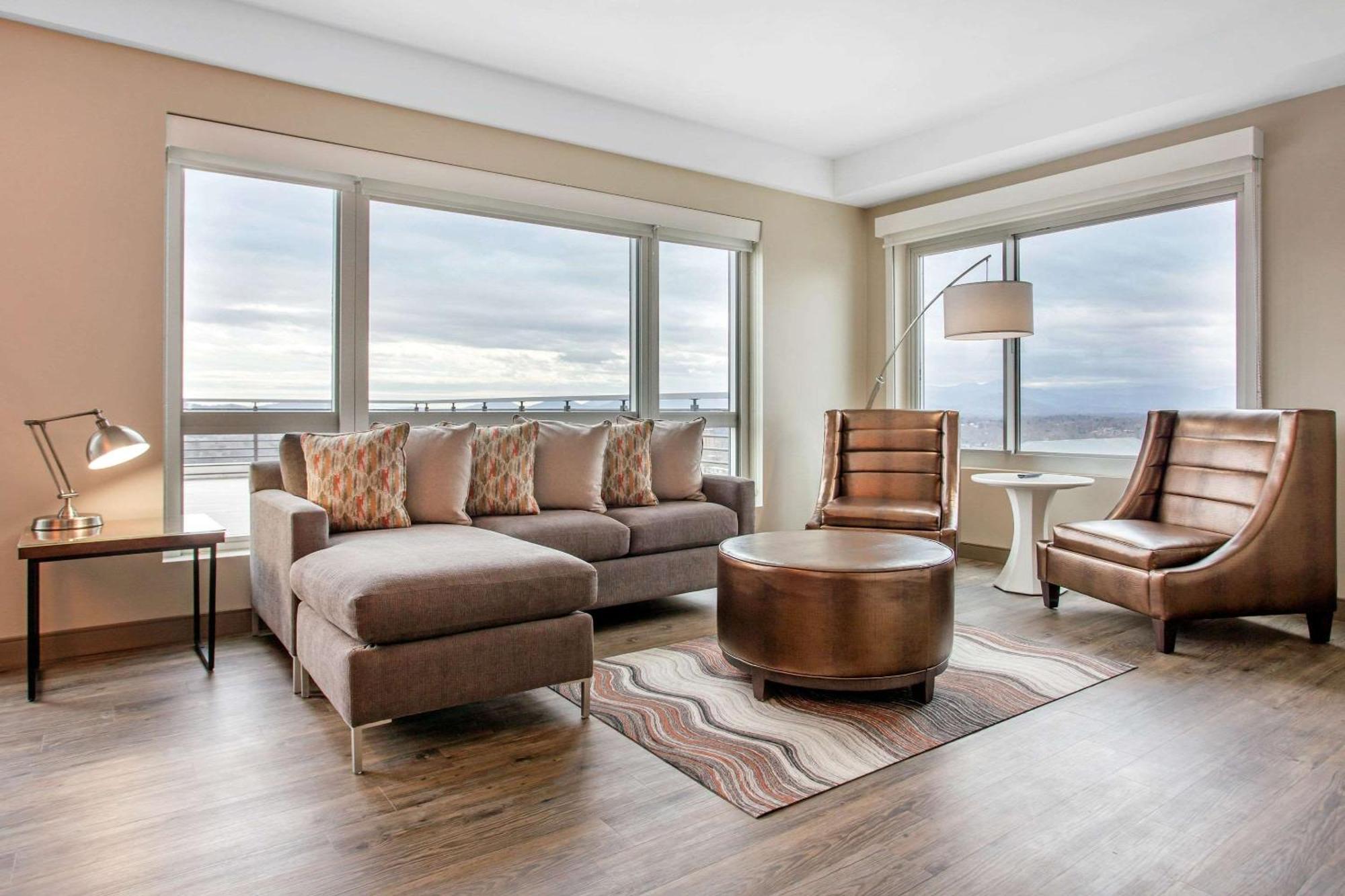 Cambria Downtown Hotel 4*