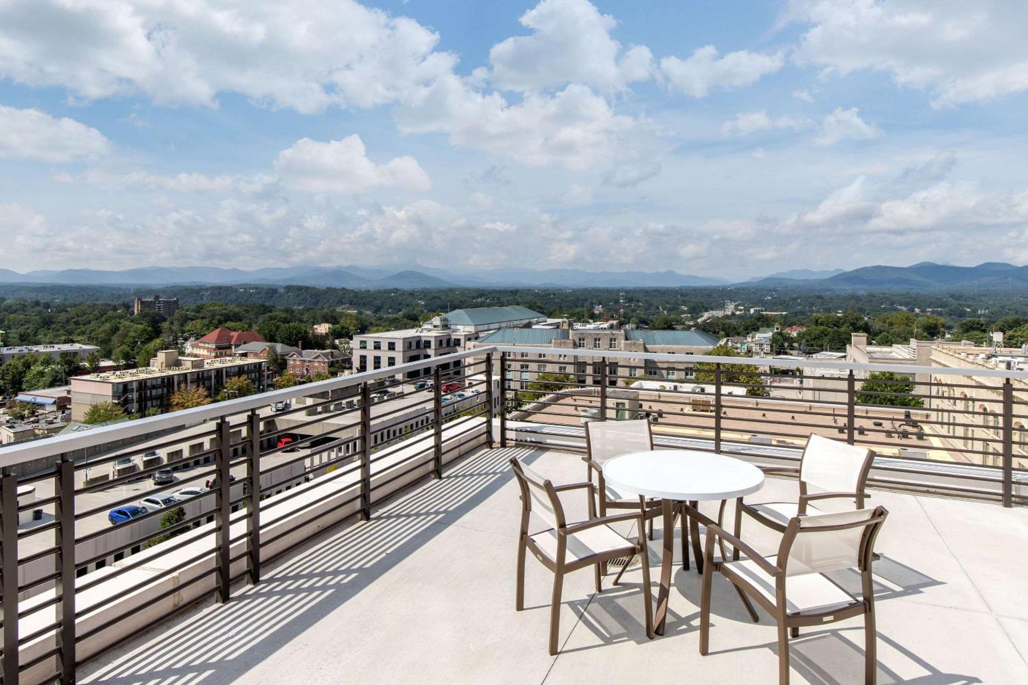 Cambria Downtown Hotel