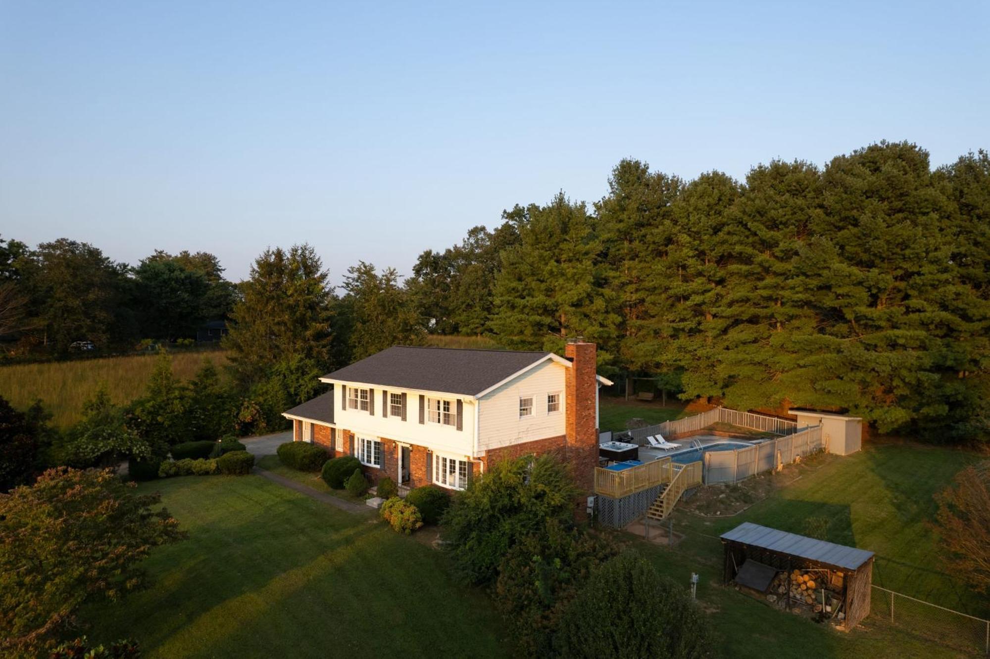 Ridge Valley By Avantstay Upscale Escape W Pool Holiday home Asheville