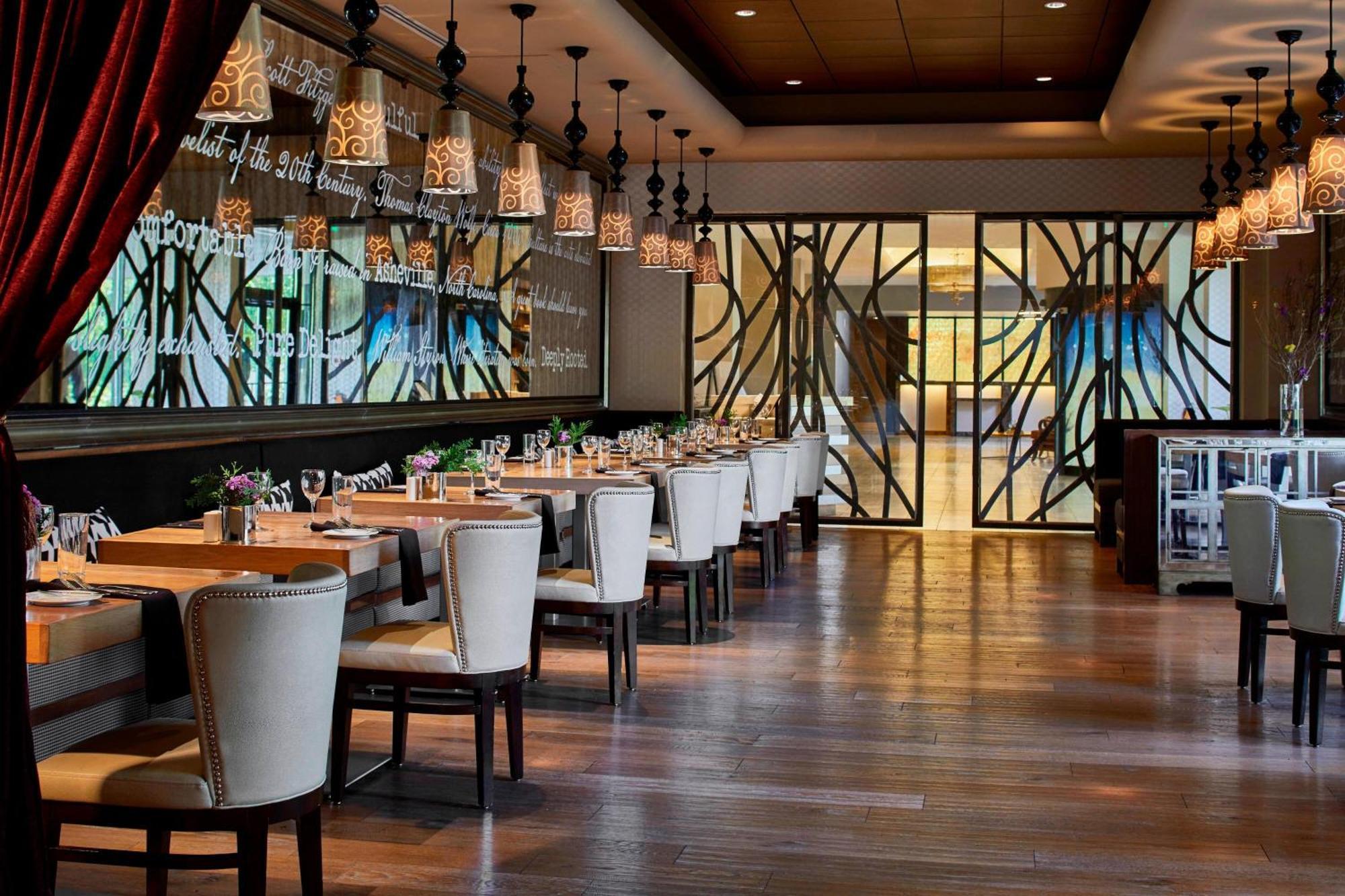 Renaissance Downtown Hotel 3*