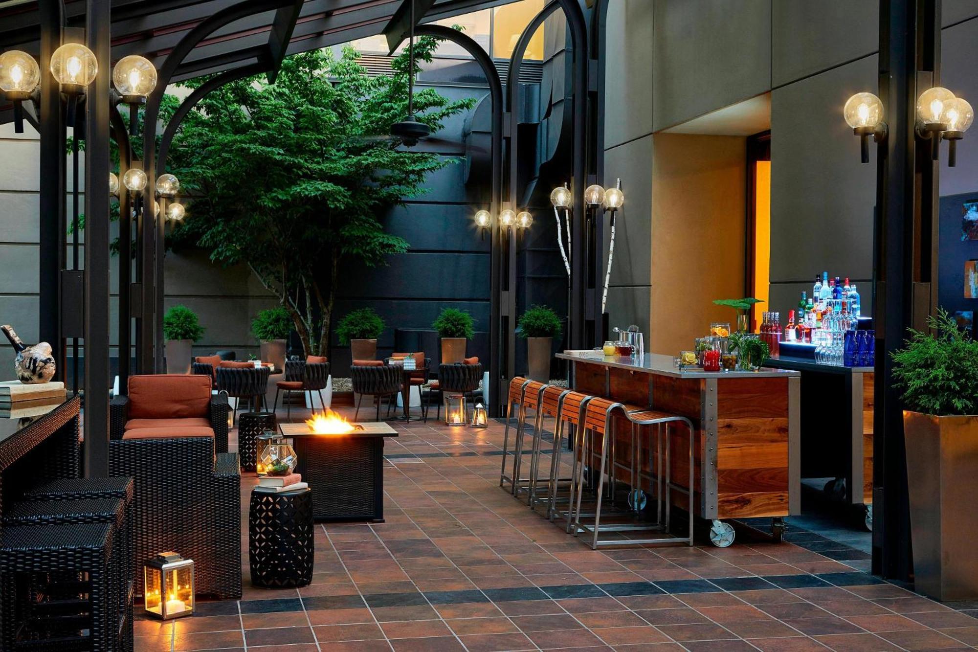 Renaissance Downtown