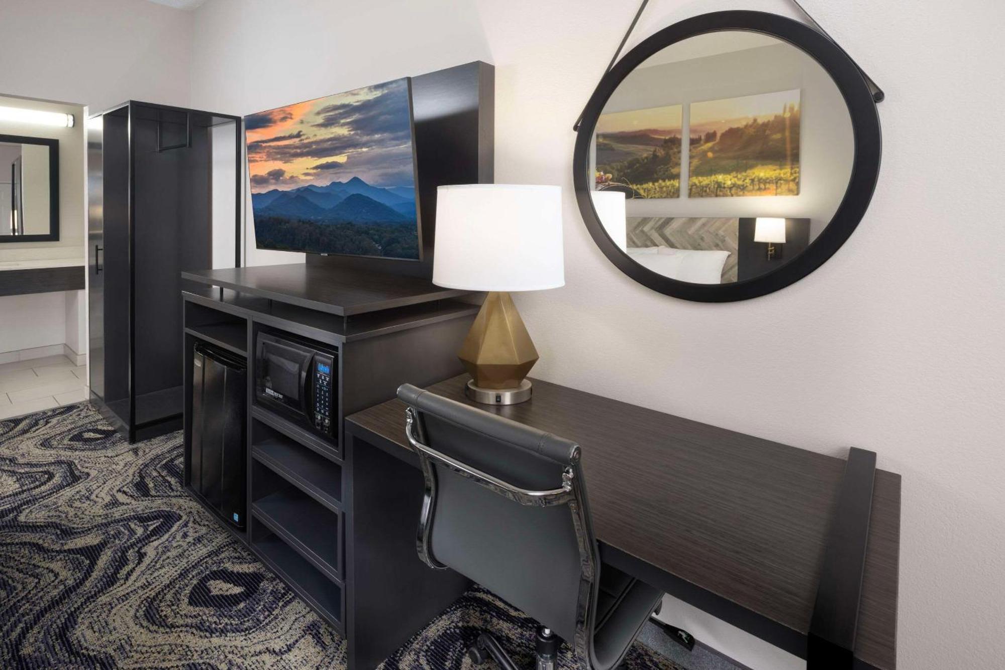 Inn Clarion Biltmore Village
