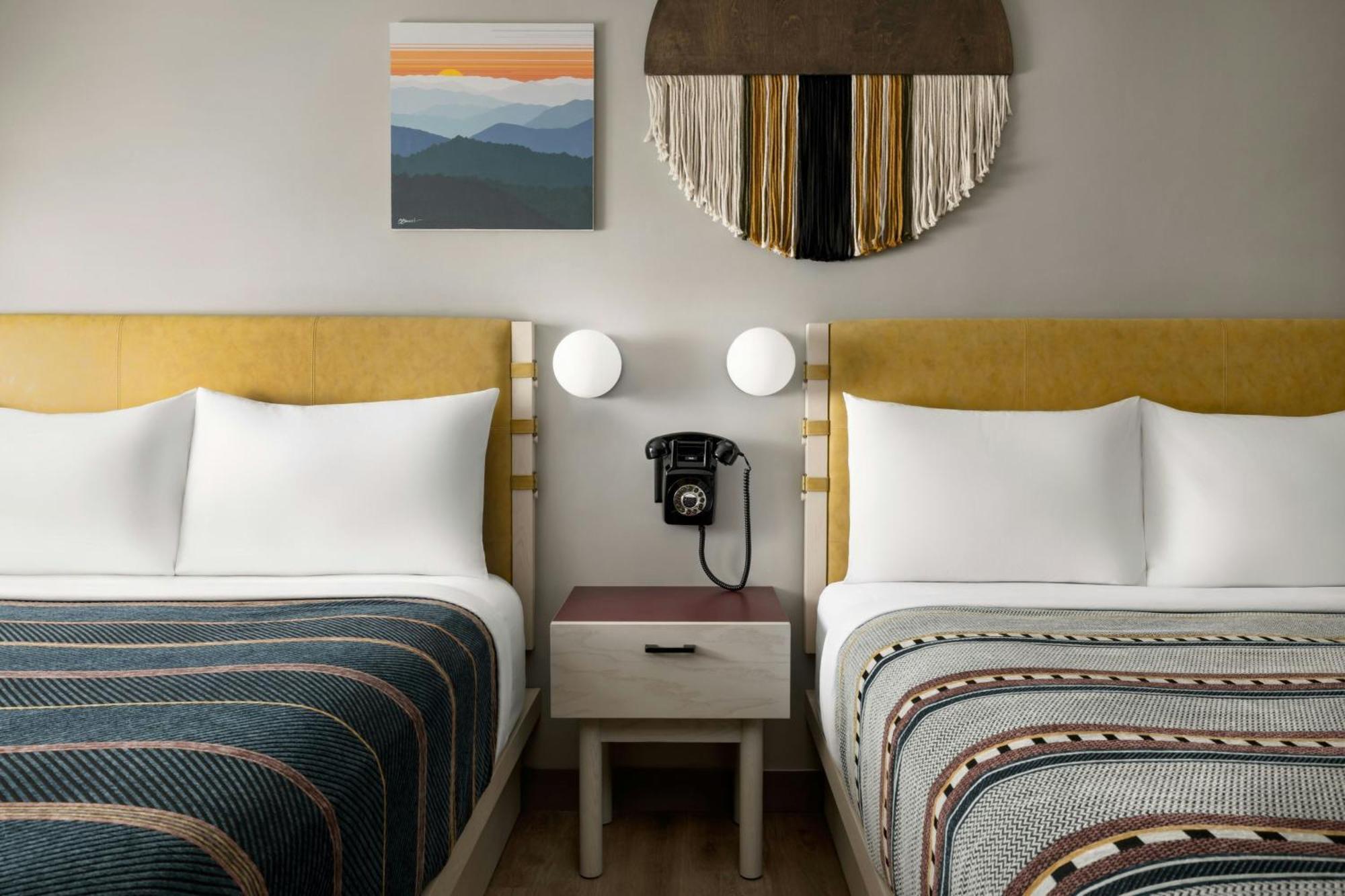 Moxy Hotel 2*