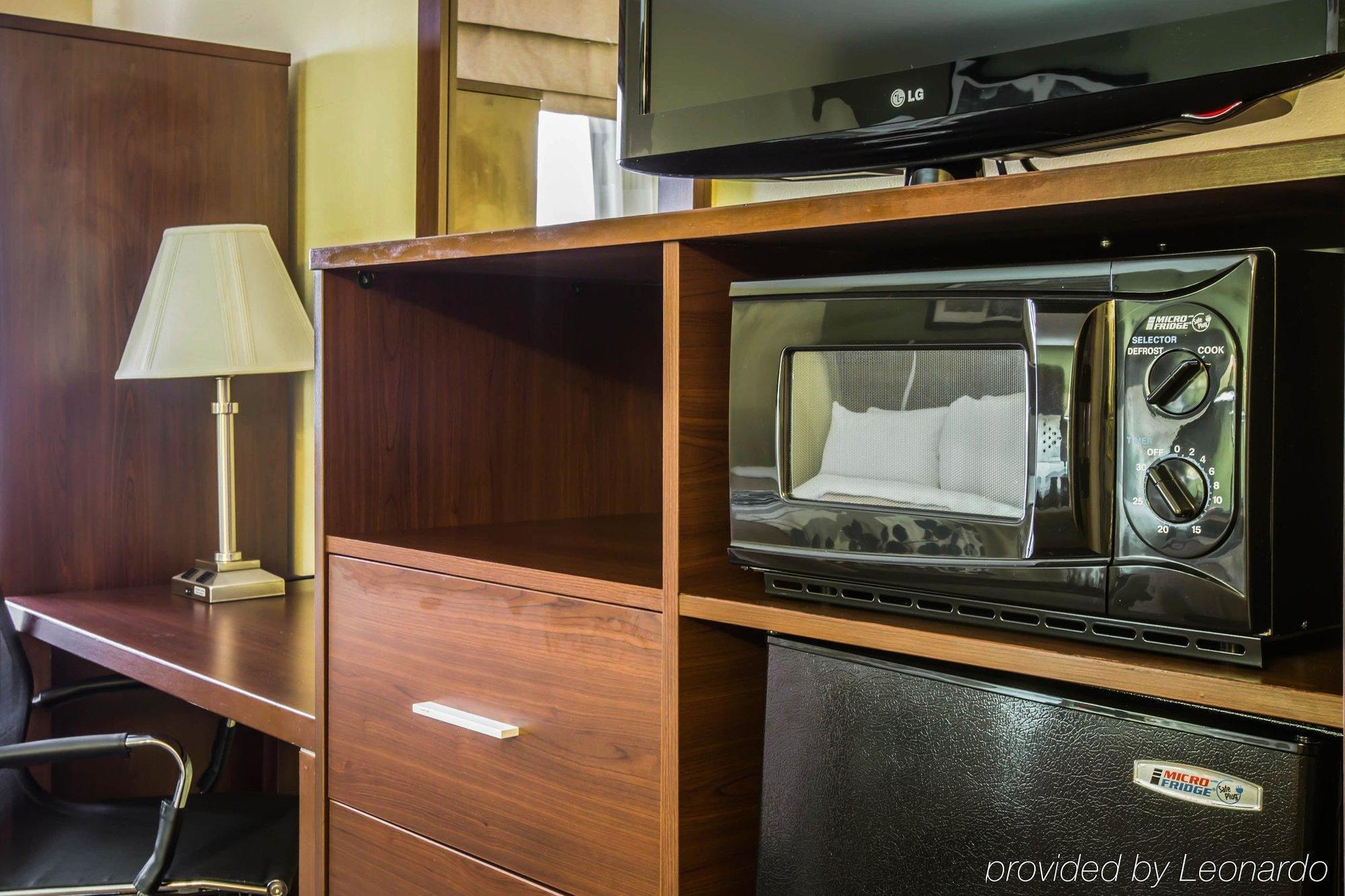Inn Sleep - Biltmore West 2*