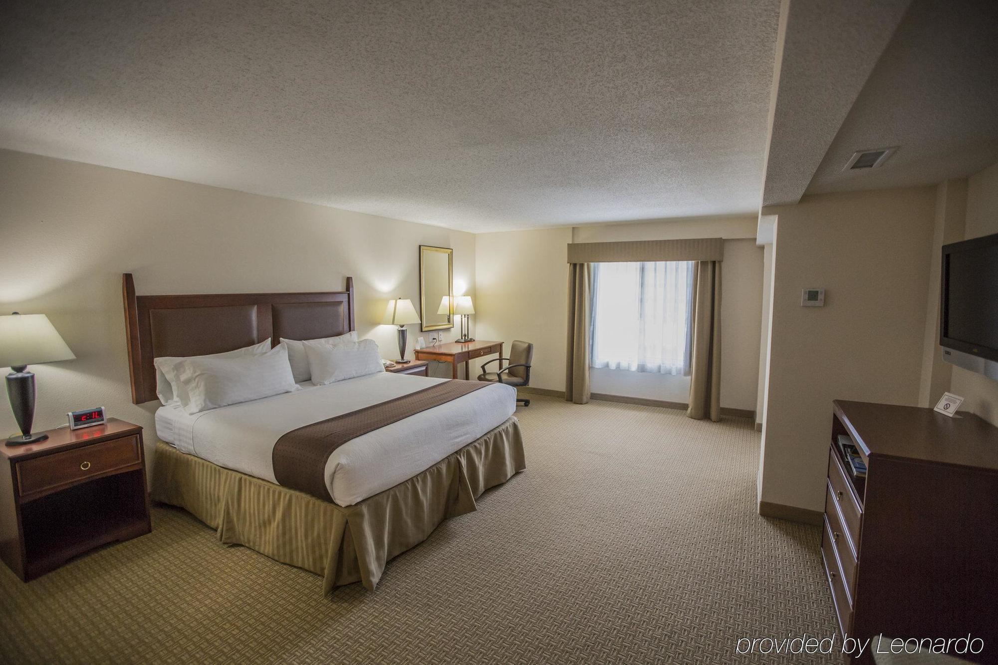 Express & Downtown By Ihg Hotel