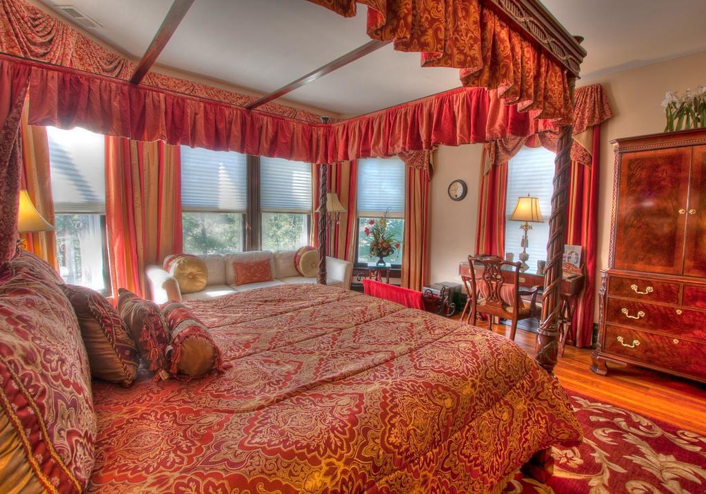 Bed & Breakfast Biltmore Village Inn B&B
