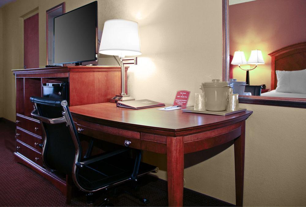 Clarion Biltmore Village Inn