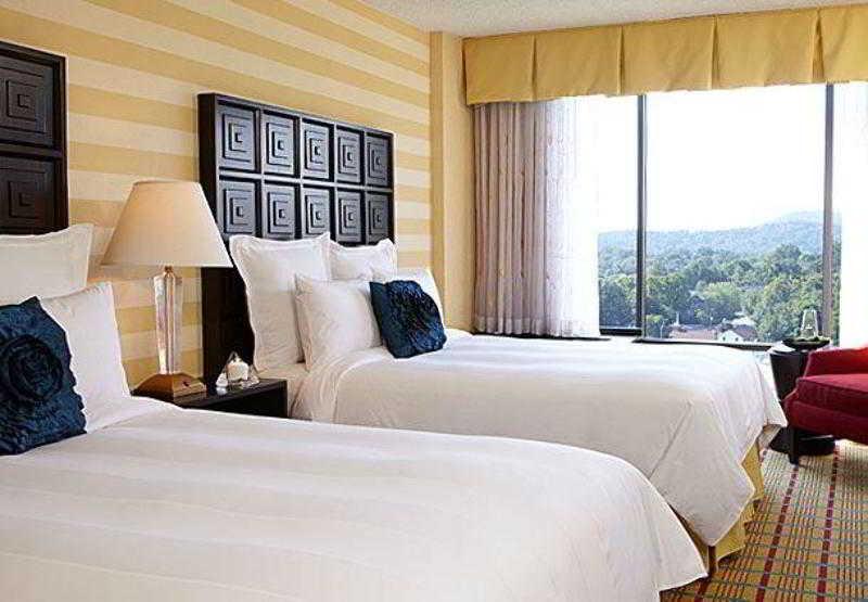 Hotel Renaissance Downtown