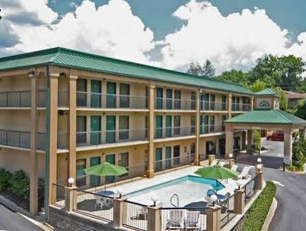 Clarion Biltmore Village Inn 2*