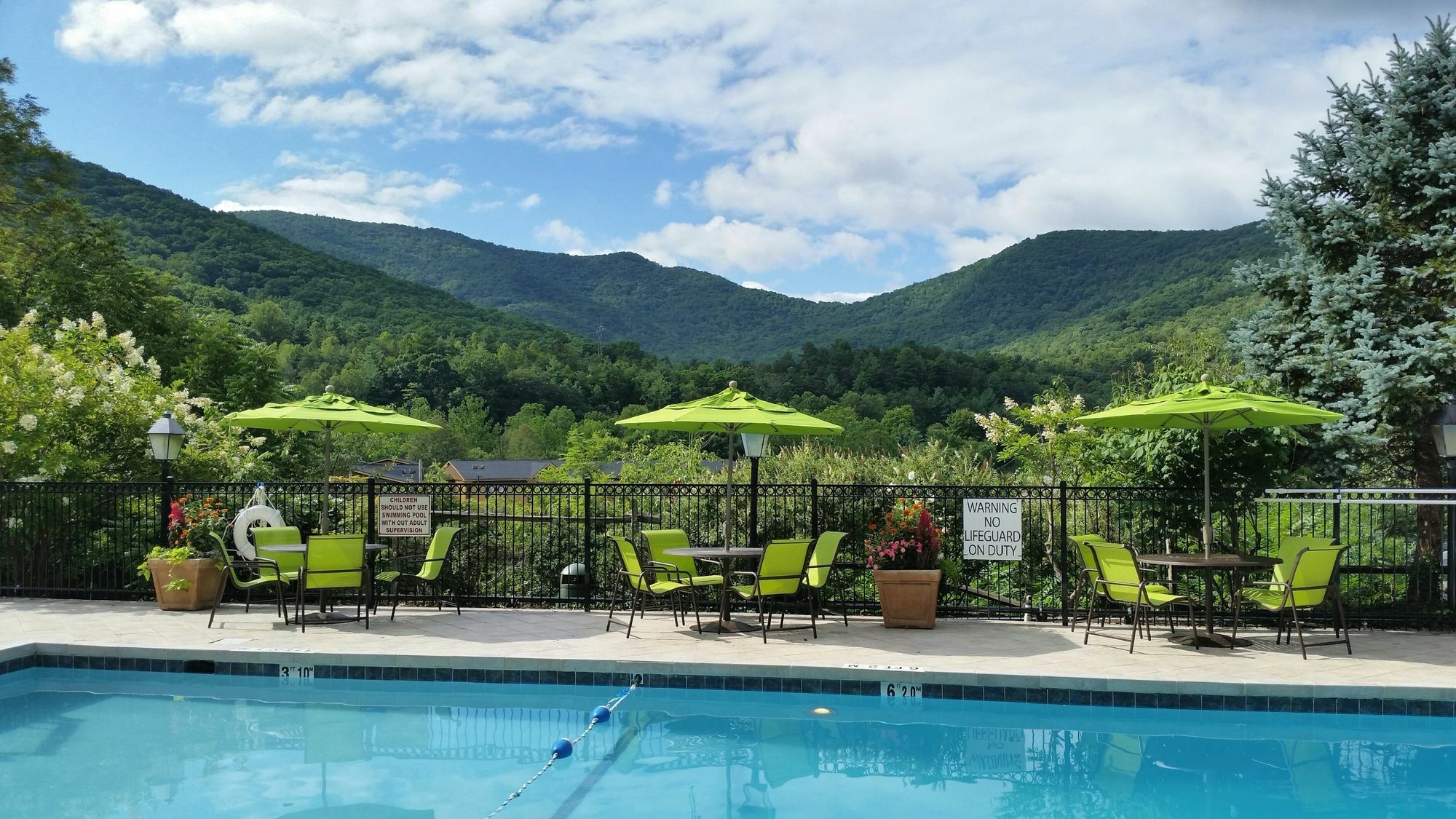 East-blue Ridge Pkwy By Ihg Hotel