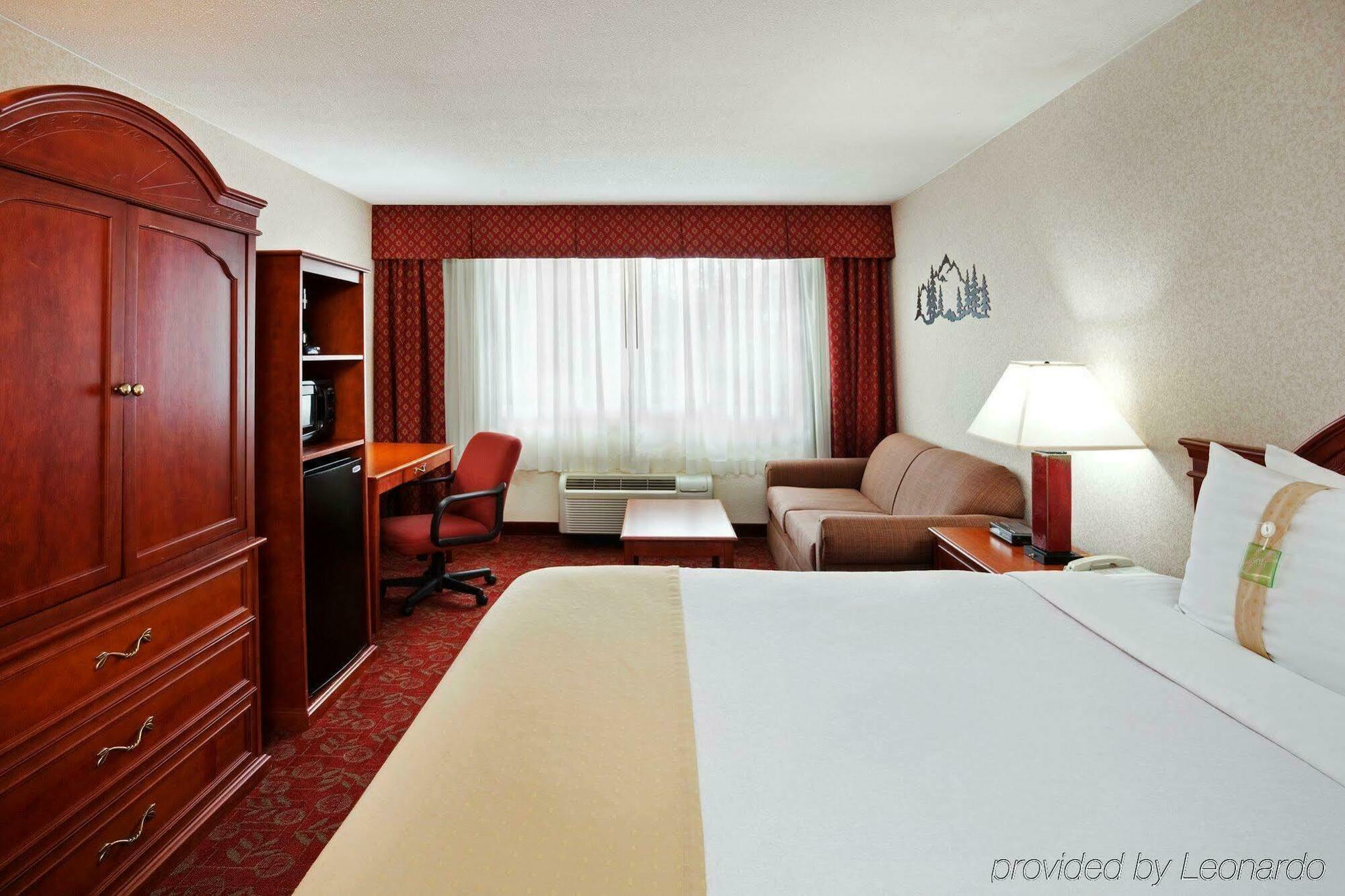 East-blue Ridge Pkwy By Ihg Hotel 3*
