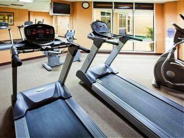 Express & Downtown By Ihg Hotel