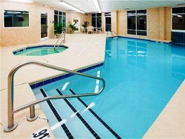 Express & Downtown By Ihg Hotel