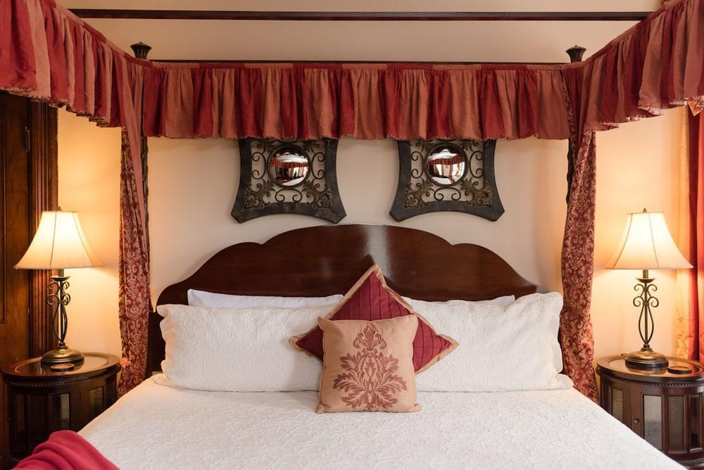 Biltmore Village Inn B&B